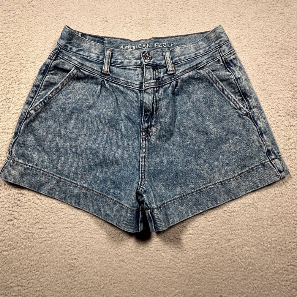 American Eagle Denim Mom Jean Shorts Womens 4 Acid Wash High Waist Pleated Retro